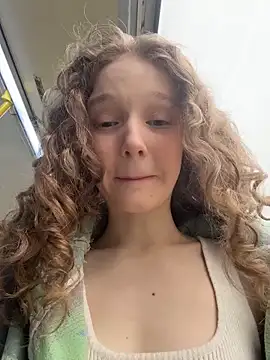 outside rosy online show from 29, 3, 2026