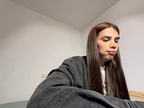 Snapshot of Lily_WellGifted chatting on 18, 5, 2026 Lily WellGifted online show from 18, 5, 2026
