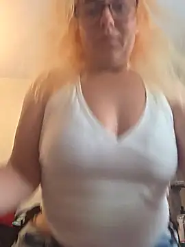 Snapshot of Ashlovescannabis chatting on 13, 7, 2026 Ashlovescannabis online show from 13, 7, 2026