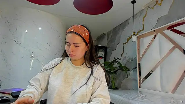 Qetsyah tf online show from 2, 2, 2026