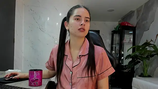 Qetsyah tf online show from 27, 3, 2026