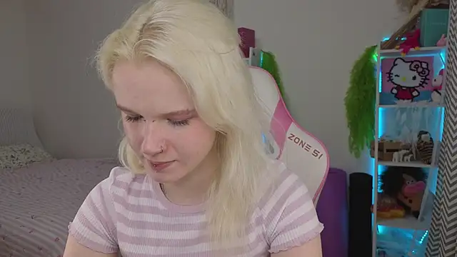 Snapshot of Mia_WaterFall chatting on 21, 4, 2026 Mia WaterFall online show from 21, 4, 2026
