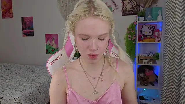 Snapshot of Mia_WaterFall chatting on 13, 5, 2026 Mia WaterFall online show from 13, 5, 2026