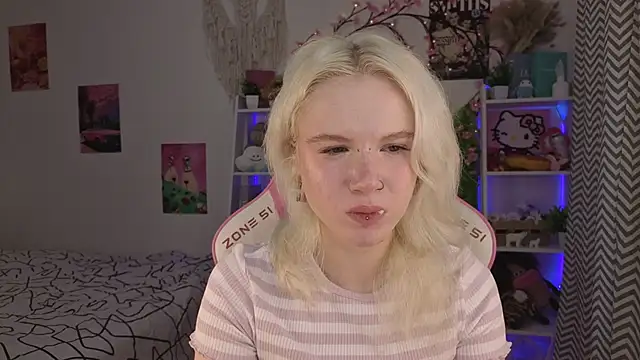 Snapshot of Mia_WaterFall chatting on 28, 5, 2026 Mia WaterFall online show from 28, 5, 2026