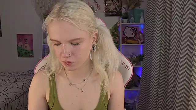 Snapshot of Mia_WaterFall chatting on 29, 5, 2026 Mia WaterFall online show from 29, 5, 2026