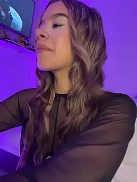 BellaMoon  online show from 25, 3, 2026