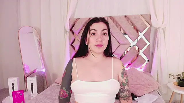 Snapshot of KathiaJenner chatting on 2, 6, 2026 KathiaJenner online show from 2, 6, 2026