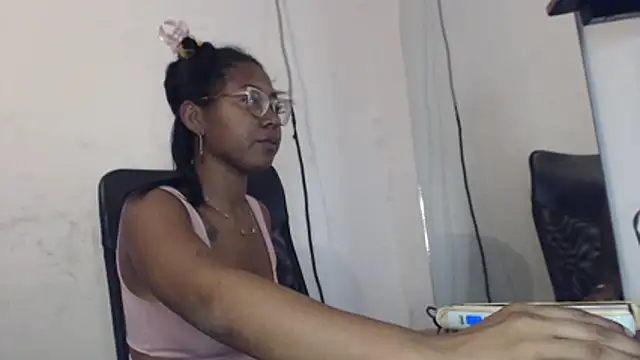 Snapshot of girl_sexy27 chatting on 13, 2, 2026 girl sexy27 online show from 13, 2, 2026