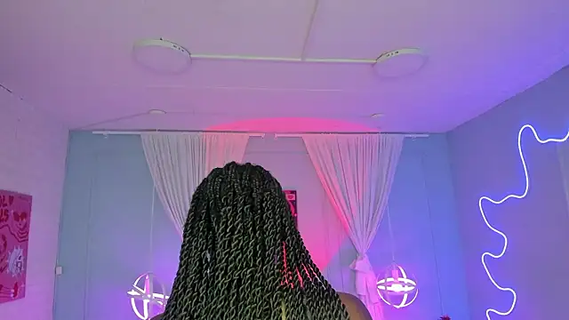 Snapshot of naomi_campell chatting on 16, 2, 2026 naomi campell online show from 16, 2, 2026