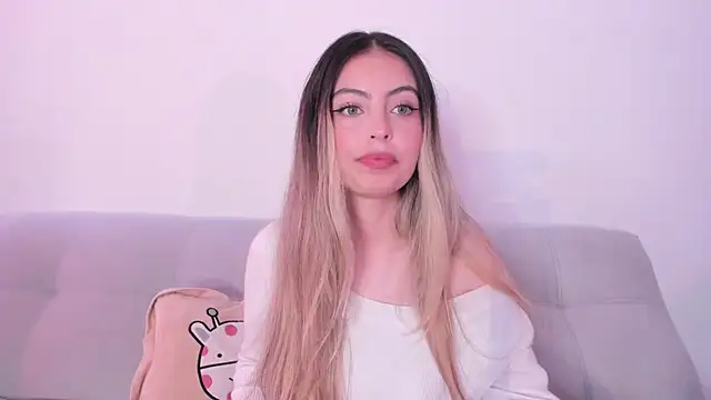 Snapshot of Fernanda_aaaa chatting on 21, 4, 2026 Fernanda aaaa online show from 21, 4, 2026