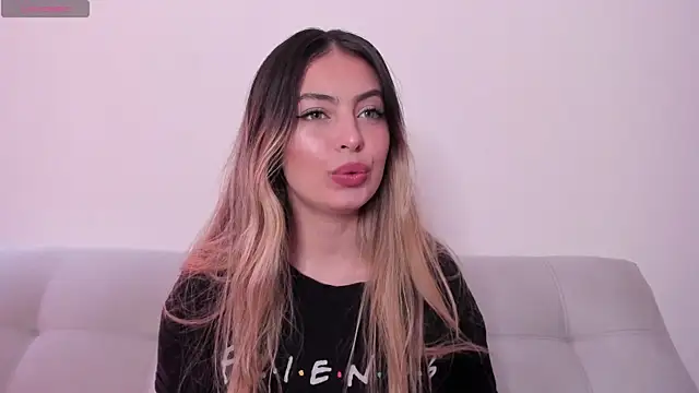 Snapshot of Fernanda_aaaa chatting on 11, 5, 2026 Fernanda aaaa online show from 11, 5, 2026