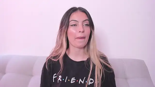 Snapshot of Fernanda_aaaa chatting on 11, 5, 2026 Fernanda aaaa online show from 11, 5, 2026