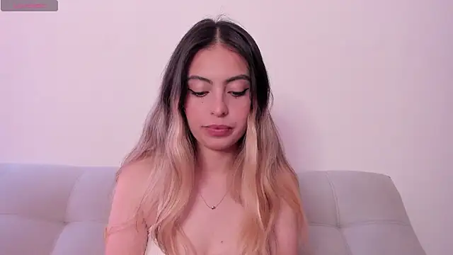 Snapshot of Fernanda_aaaa chatting on 20, 5, 2026 Fernanda aaaa online show from 20, 5, 2026