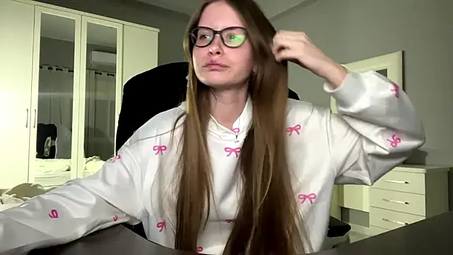 Snapshot of Iuckystar19 chatting on 27, 3, 2026 Iuckystar19 online show from 27, 3, 2026