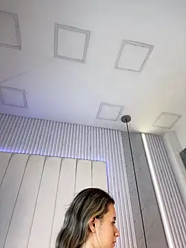 JuliaColemann online show from 5, 3, 2026