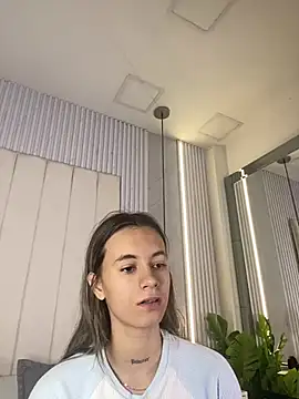 JuliaColemann online show from 20, 5, 2026