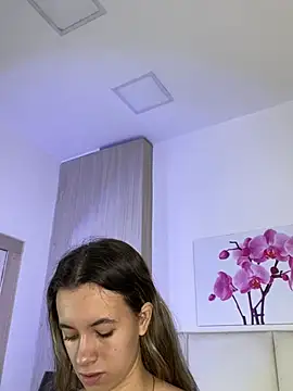 Snapshot of JuliaColemann chatting on 5, 6, 2026 JuliaColemann online show from 5, 6, 2026