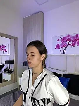 Snapshot of JuliaColemann chatting on 6, 7, 2026 JuliaColemann online show from 6, 7, 2026