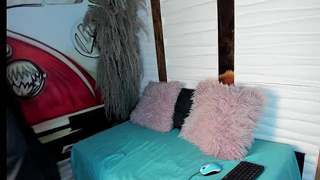 Snapshot of Mila_toro chatting on 2, 2, 2026 Mila toro online show from 2, 2, 2026