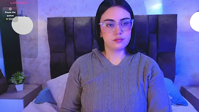 Snapshot of vicky_grey chatting on 2, 6, 2026 vicky grey online show from 2, 6, 2026