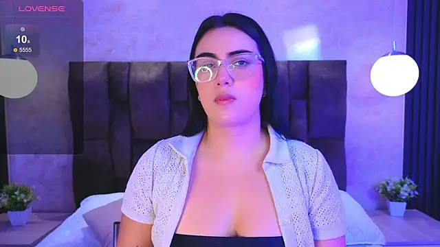 Snapshot of vicky_grey chatting on 17, 6, 2026 vicky grey online show from 17, 6, 2026