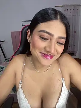 Snapshot of GabrielaZuluaga chatting on 5, 3, 2026 GabrielaZuluaga online show from 5, 3, 2026