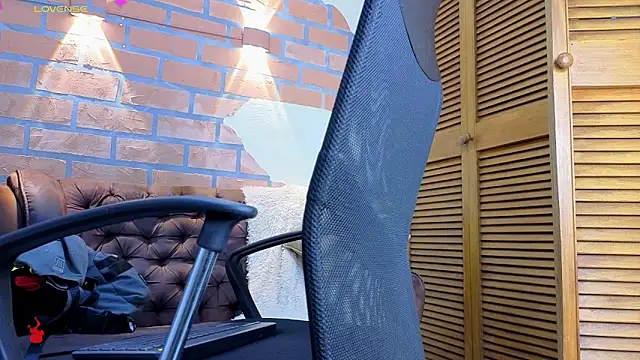 Snapshot of mister_eithan chatting on 2, 3, 2026 mister eithan online show from 2, 3, 2026