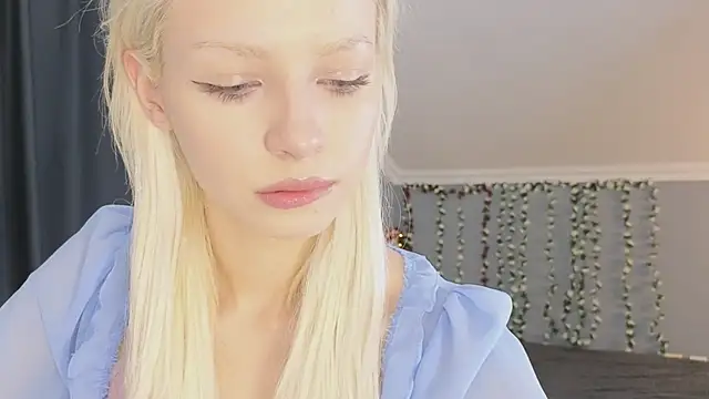 Naomi Demio online show from 18, 4, 2026