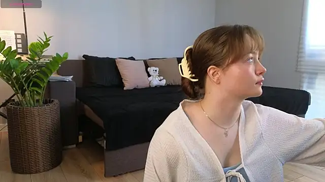 MillaKowal online show from 5, 4, 2026