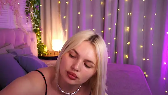 AmeliaWeells online show from 12, 5, 2026