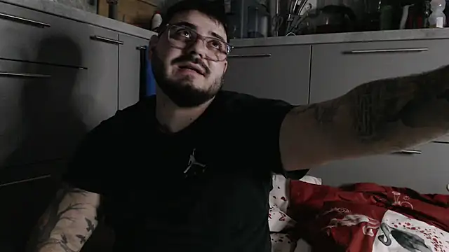 Snapshot of HiddendesireXO01 chatting on 24, 2, 2026 HiddendesireXO01 online show from 24, 2, 2026