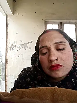 Cute-karisma1234 online show from 7, 2, 2026