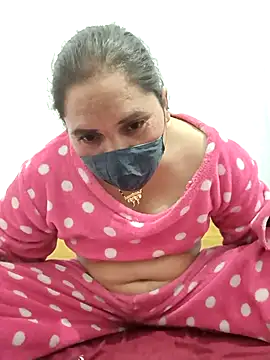 Cute-karisma1234 online show from 18, 2, 2026