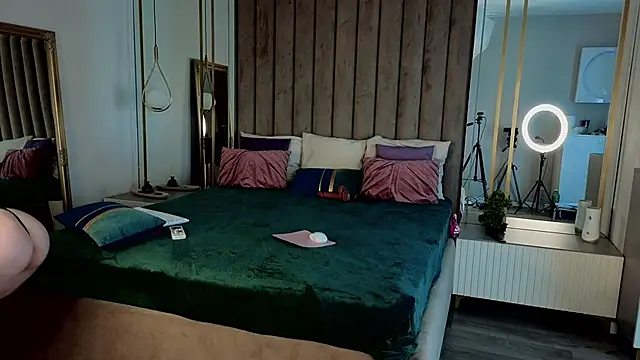 MavisReeve online show from 13, 4, 2026