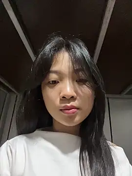 Lyn-be99 online show from 23, 4, 2026