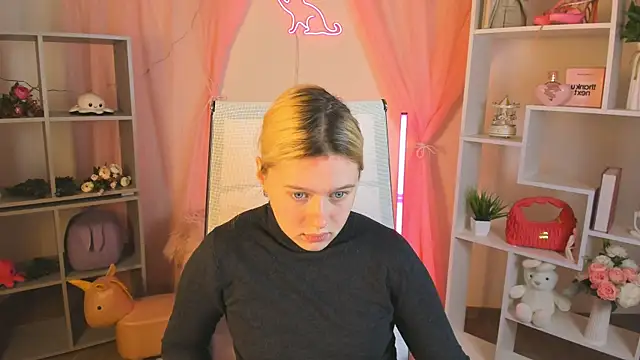 CelestineMauriac online show from 17, 4, 2026