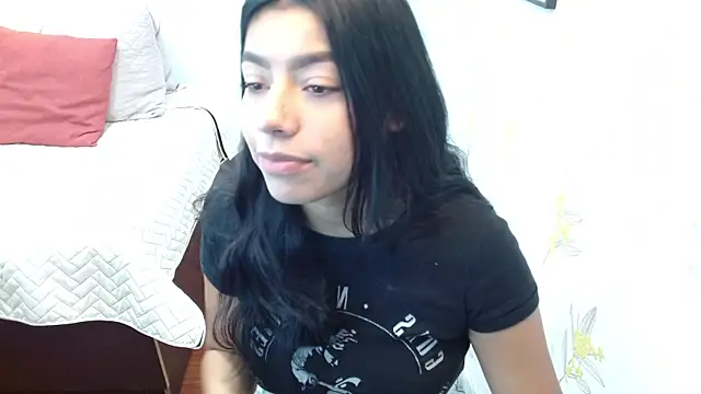 Snapshot of Laia_white chatting on 3, 3, 2026 Laia white online show from 3, 3, 2026