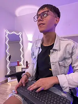 Snapshot of EVAN_TAY chatting on 1, 2, 2026 EVAN TAY online show from 1, 2, 2026