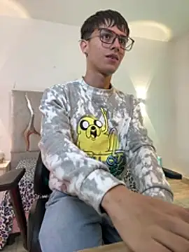 Snapshot of EVAN_TAY chatting on 18, 2, 2026 EVAN TAY online show from 18, 2, 2026