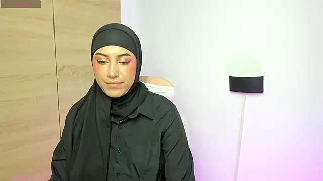 Snapshot of LAY_LA_ chatting on 25, 2, 2026 LAY LA online show from 25, 2, 2026