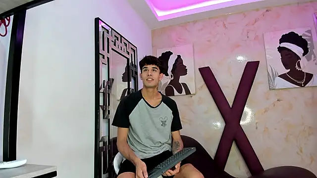 Snapshot of PRETTY_COCK1 chatting on 2, 2, 2026 PRETTY COCK1 online show from 2, 2, 2026