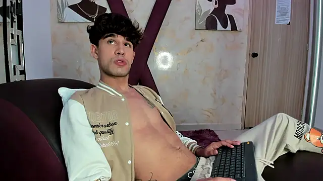 PRETTY COCK1 online show from 22, 3, 2026