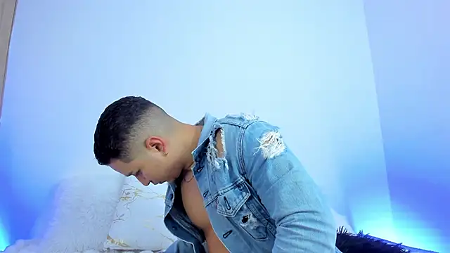 Axel nova online show from 6, 3, 2026