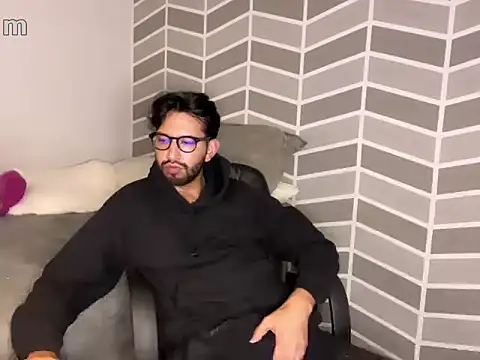 thomass1018 online show from 13, 2, 2026