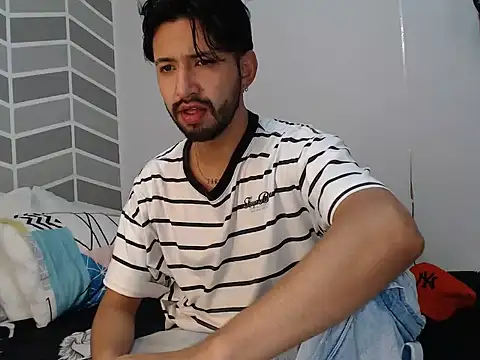 Snapshot of thomass1018 chatting on 19, 6, 2026 thomass1018 online show from 19, 6, 2026