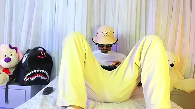 Snapshot of Rpoolrboy chatting on 10, 4, 2026 Rpoolrboy online show from 10, 4, 2026