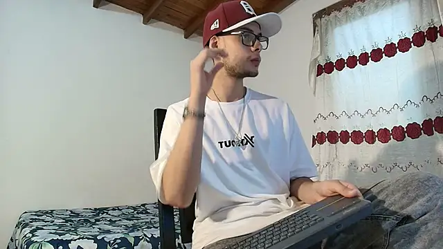 Snapshot of Vlad__night chatting on 24, 5, 2026 Vlad night online show from 24, 5, 2026