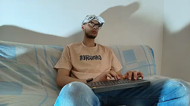 Snapshot of Vlad__night chatting on 27, 5, 2026 Vlad night online show from 27, 5, 2026