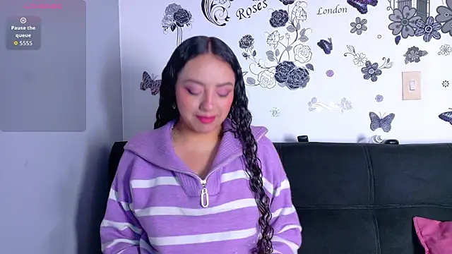 Snapshot of emiily_curly chatting on 9, 2, 2026 emiily curly online show from 9, 2, 2026