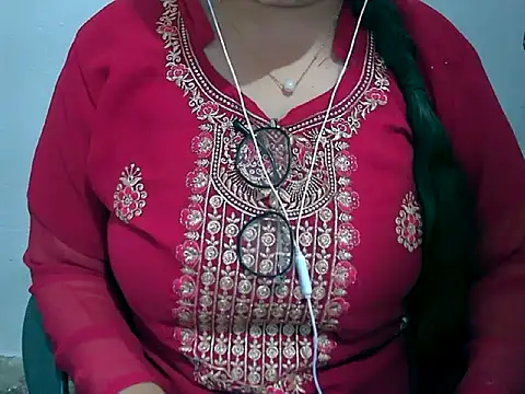 Cute Aliyaa online show from 19, 3, 2026